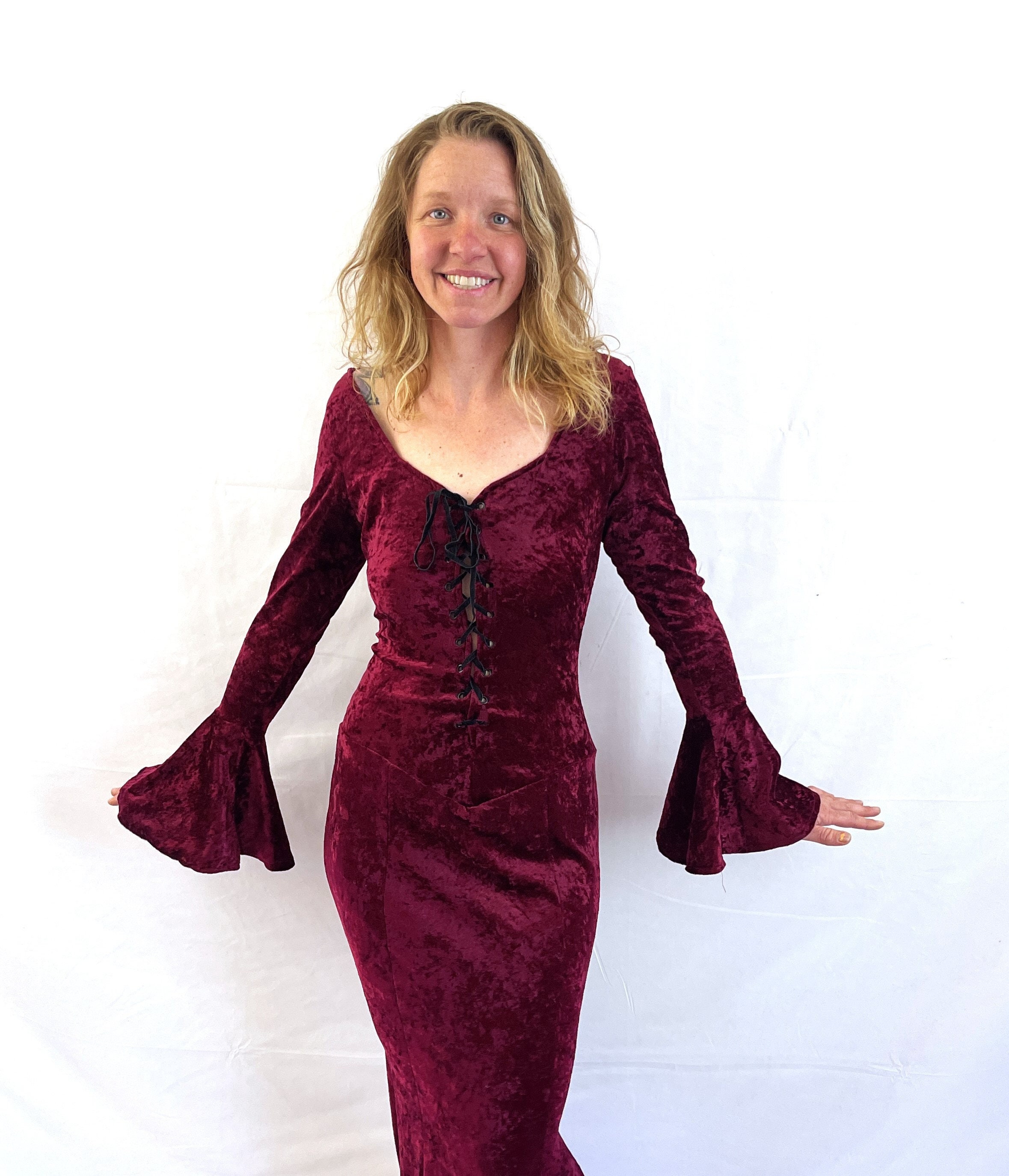 Vintage Y2K 90s RARE Velvety Maroon Belled Sleeve Lip Vintage Y2K 90s RARE Velvety Maroon Belled Sleeve Lip