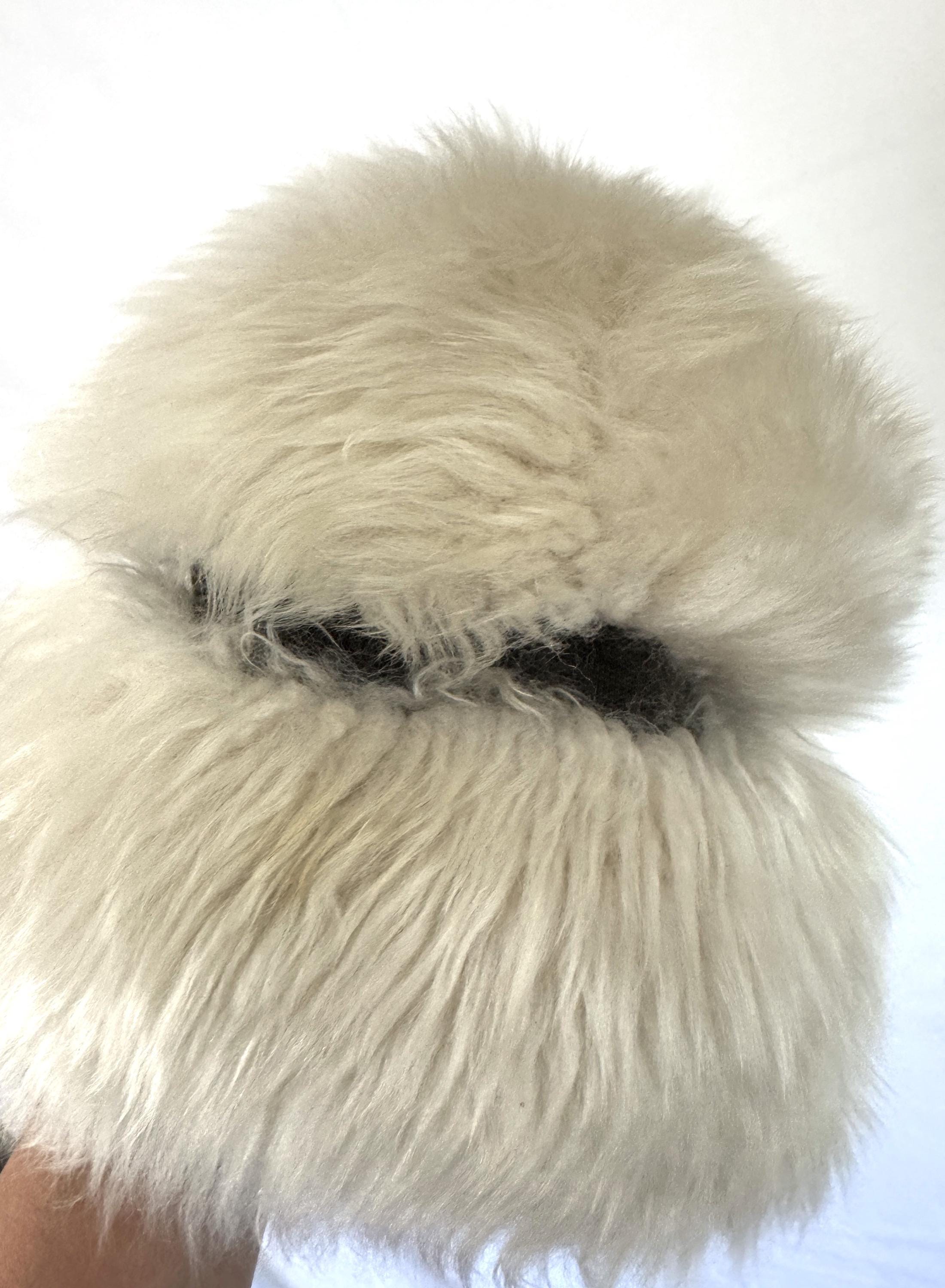 Vintage Genuine Italian Tuscan Lamb Skin Fur Hat - Made in  display picture 2