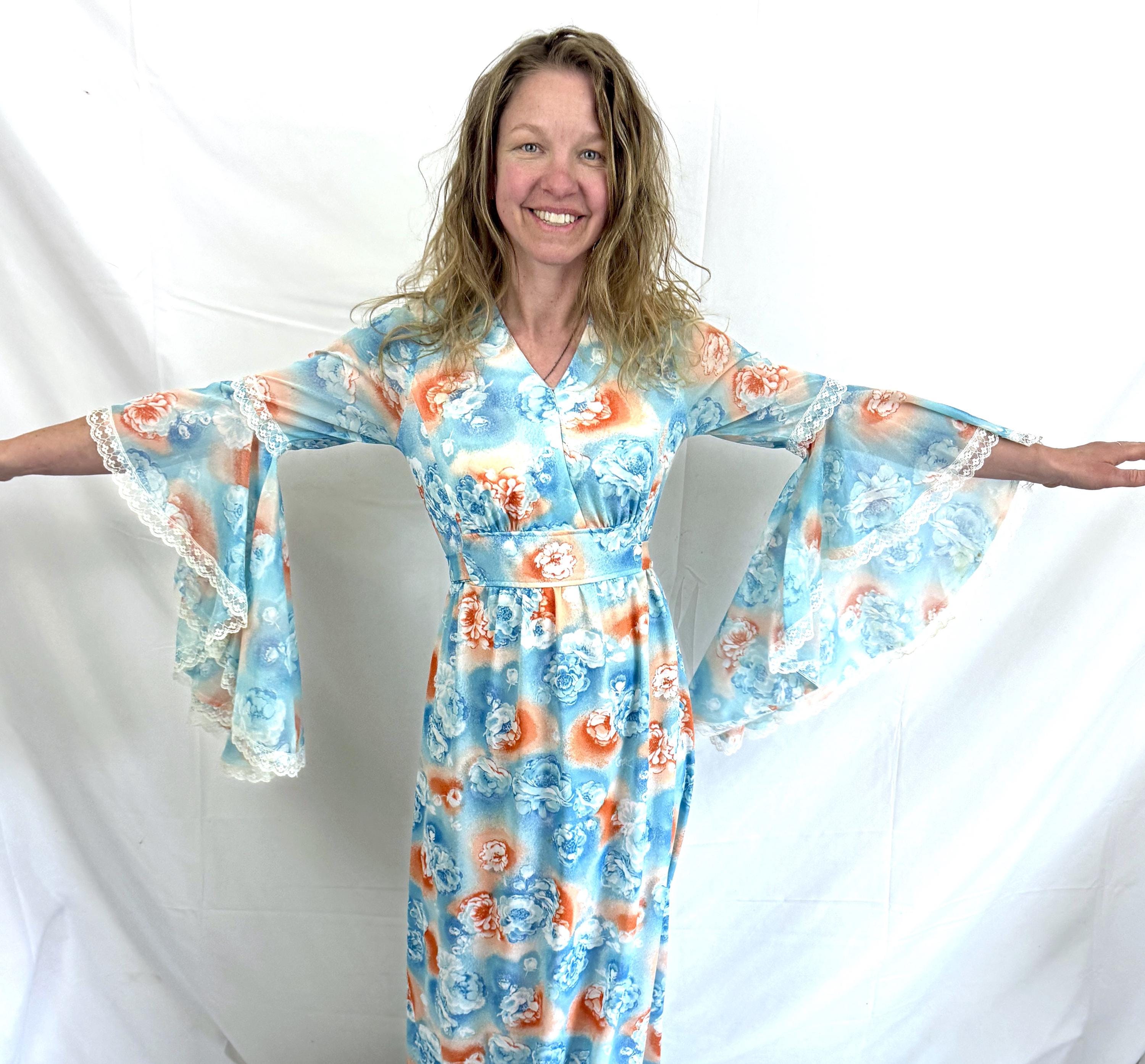 Vintage 1970s 70s Floral Belled Angel Flutter Sleeve Hippie Boho ...