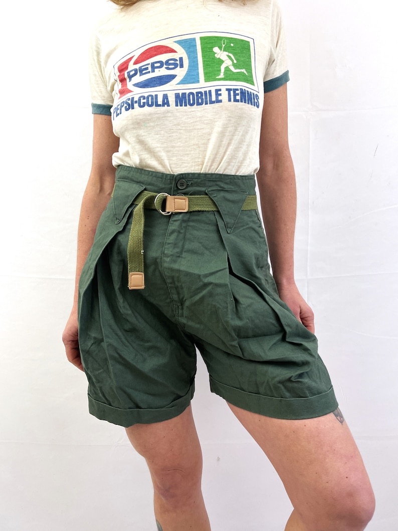 Joli short vintage en coton ramie vert olive des années 80 par C'est Jolie by Laura image 5