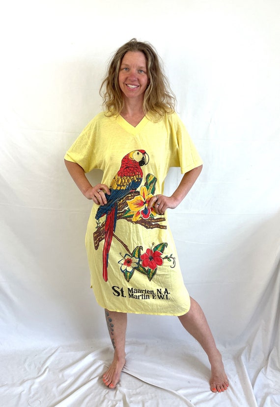 Vintage Yellow Parrot Bird Oversized Tee Shirt Tsh