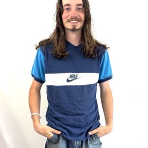 Vintage 1980-tals Nike Mesh blå t-shirt med ringmärke bild 2