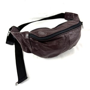 Riñonera vintage de cuero rojo granate con bolsillo para la cadera