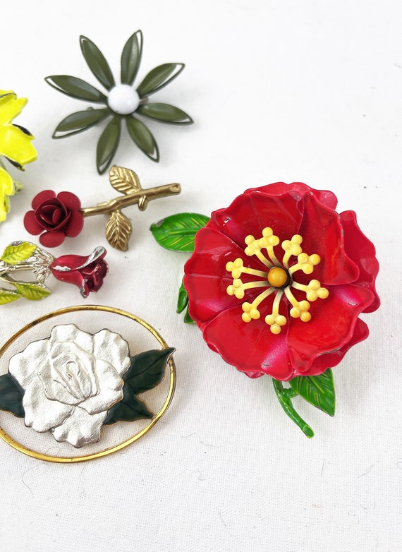 Lot of Flower Leaf Costume Jewelry Pins Brooches - image 2