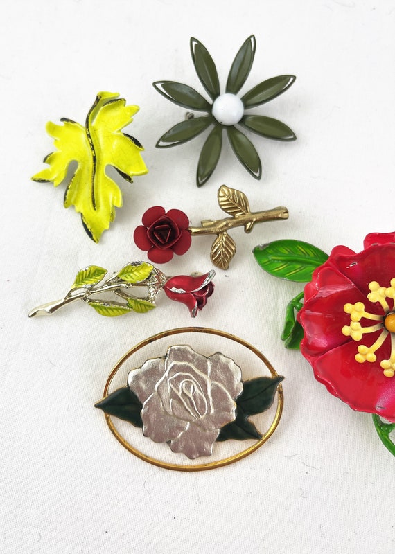 Lot of Flower Leaf Costume Jewelry Pins Brooches - image 3