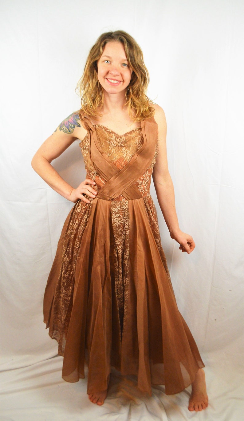 Vintage 1950s 50s Brown Lace Wow Halter Formal Party Dress