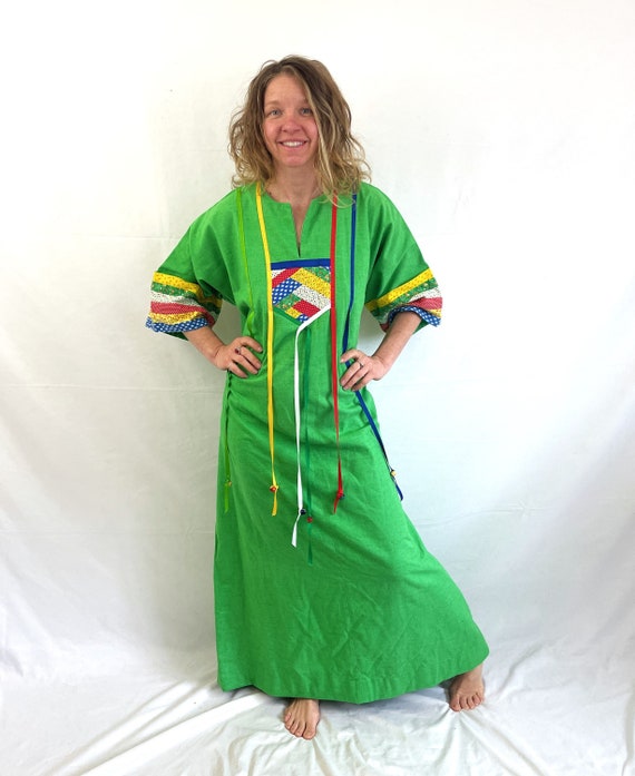 Vintage 1970s Green Patchwork Hippie Plus Cute Mu… - image 1