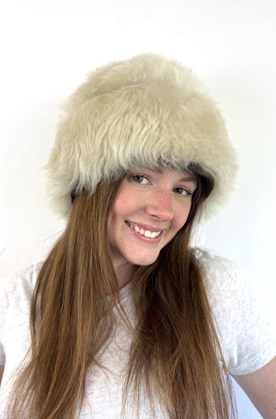 Vintage Genuine Italian Tuscan Lamb Skin Fur Hat - Made in  display picture 1