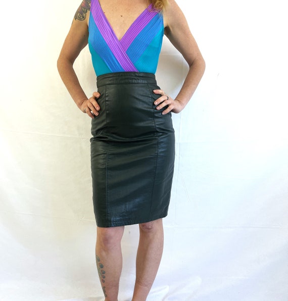 Vintage 80s 1980s WOW Leather Fitted Mini Skirt - 