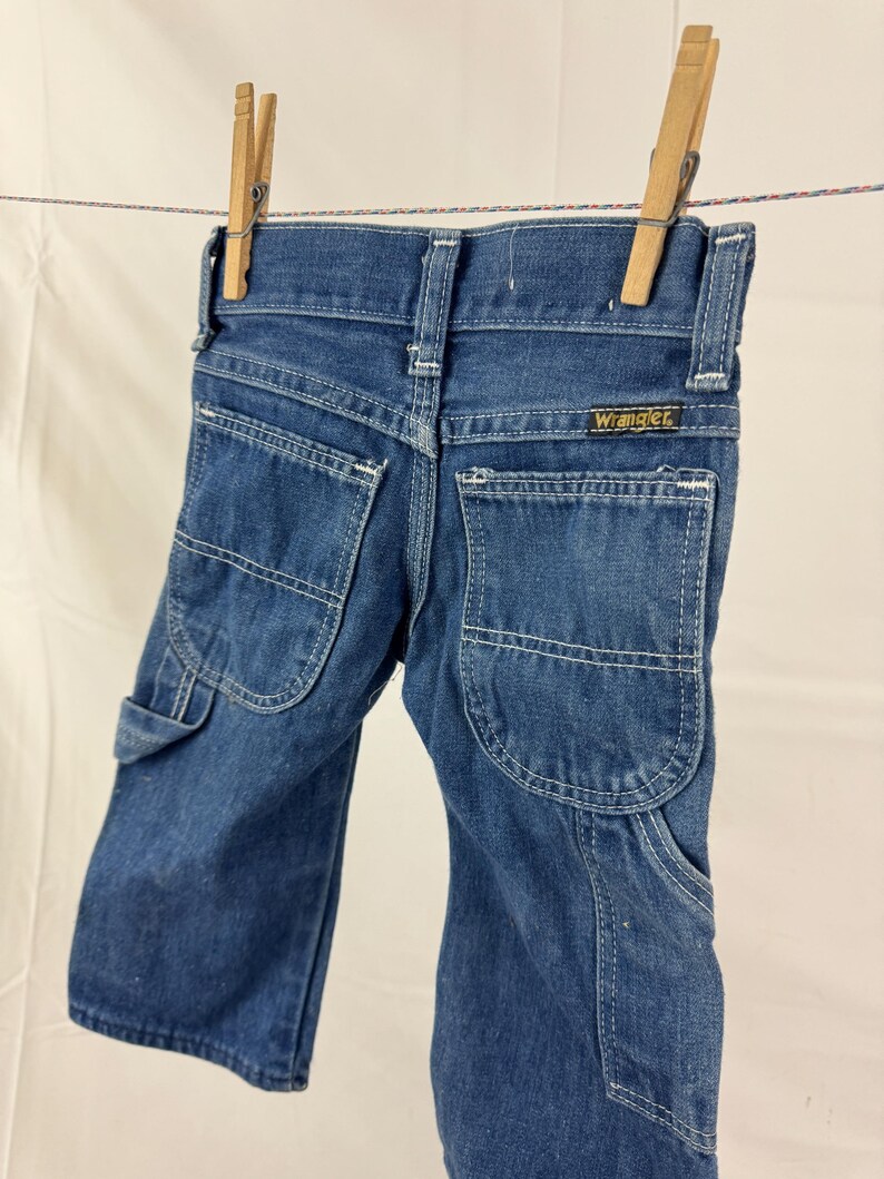 Pantalones vaqueros de mezclilla Wrangler estilo carpintero vintage para niños - Talla 1 imagen 3