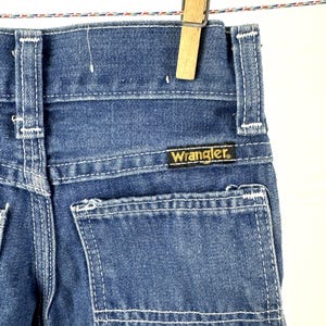 Pantalones vaqueros de mezclilla Wrangler estilo carpintero vintage para niños - Talla 1 imagen 4