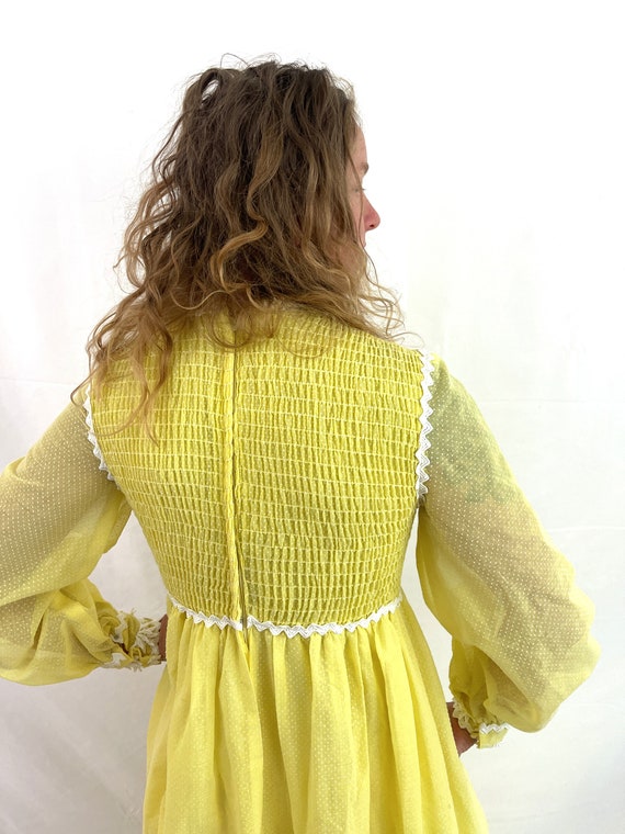 Vintage 1970s Yellow Boho Ruched Maxi 70s Daisy D… - image 6