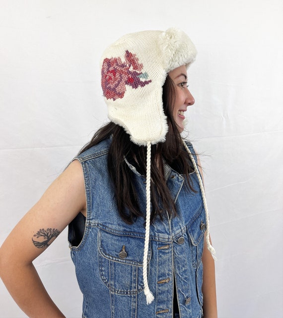 Vintage White Embroidered Flower Cute Knit Winter… - image 3
