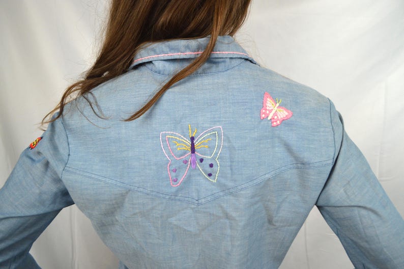 Great Wrangler Embroidered Butterfly Floral Button Up Western Shirt