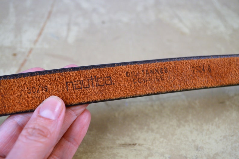 Size 30 Nautica Sailboat buckle Vintage Leather Belt