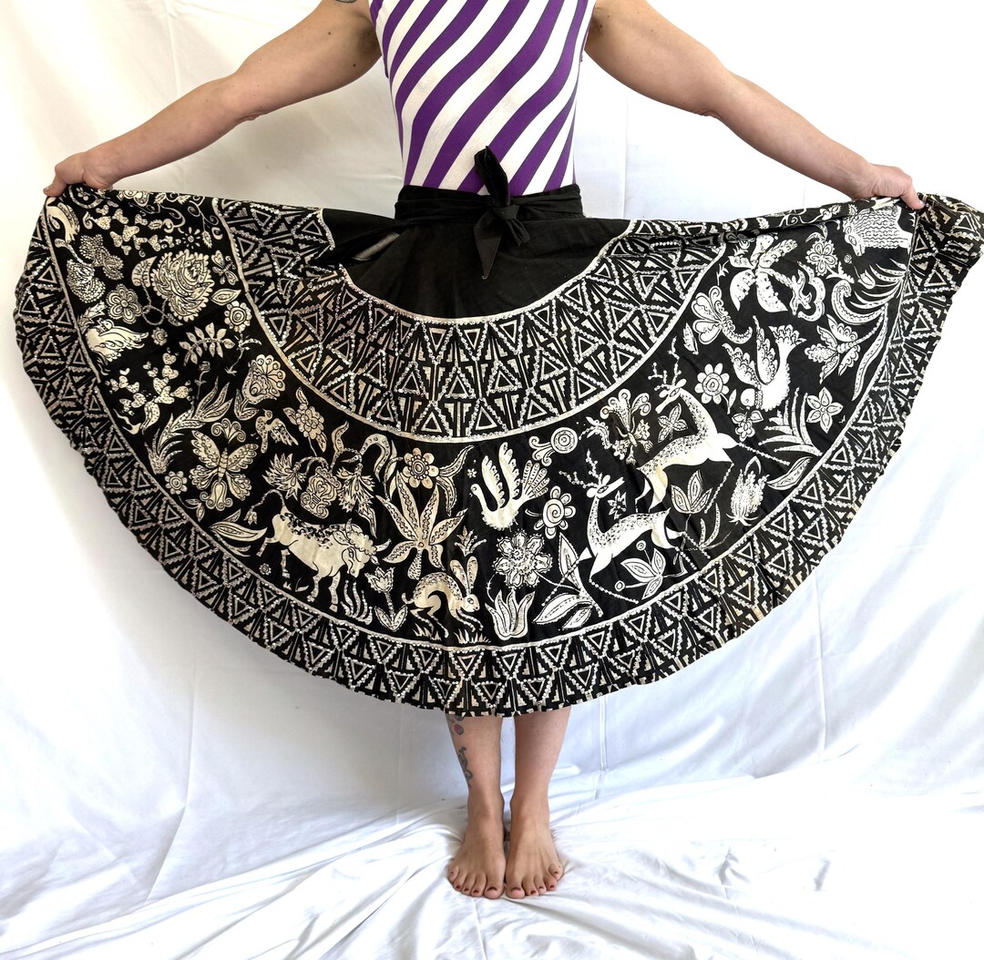 Vintage 1950s Circle Skirt: Mocambo Mexican Tourist Print