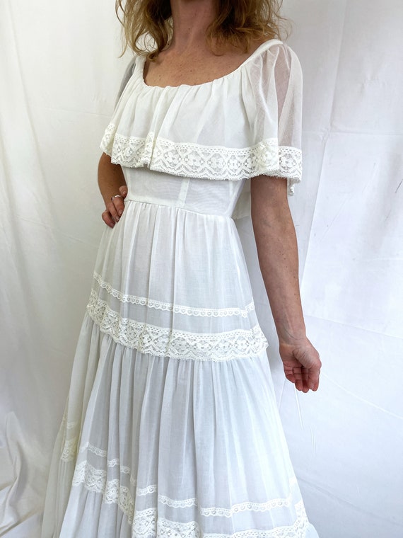 Lovely Vintage Lorrie Deb 1960s White Lace Sweeth… - image 2