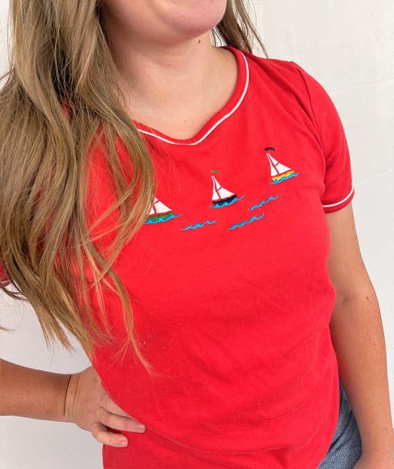 Vintage 70s 80s  Red Sailing Sailboat Fitted Tee … - image 2
