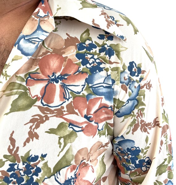 Vintage 1970s 70s Fun Floral Button Up Shirt - Le… - image 3