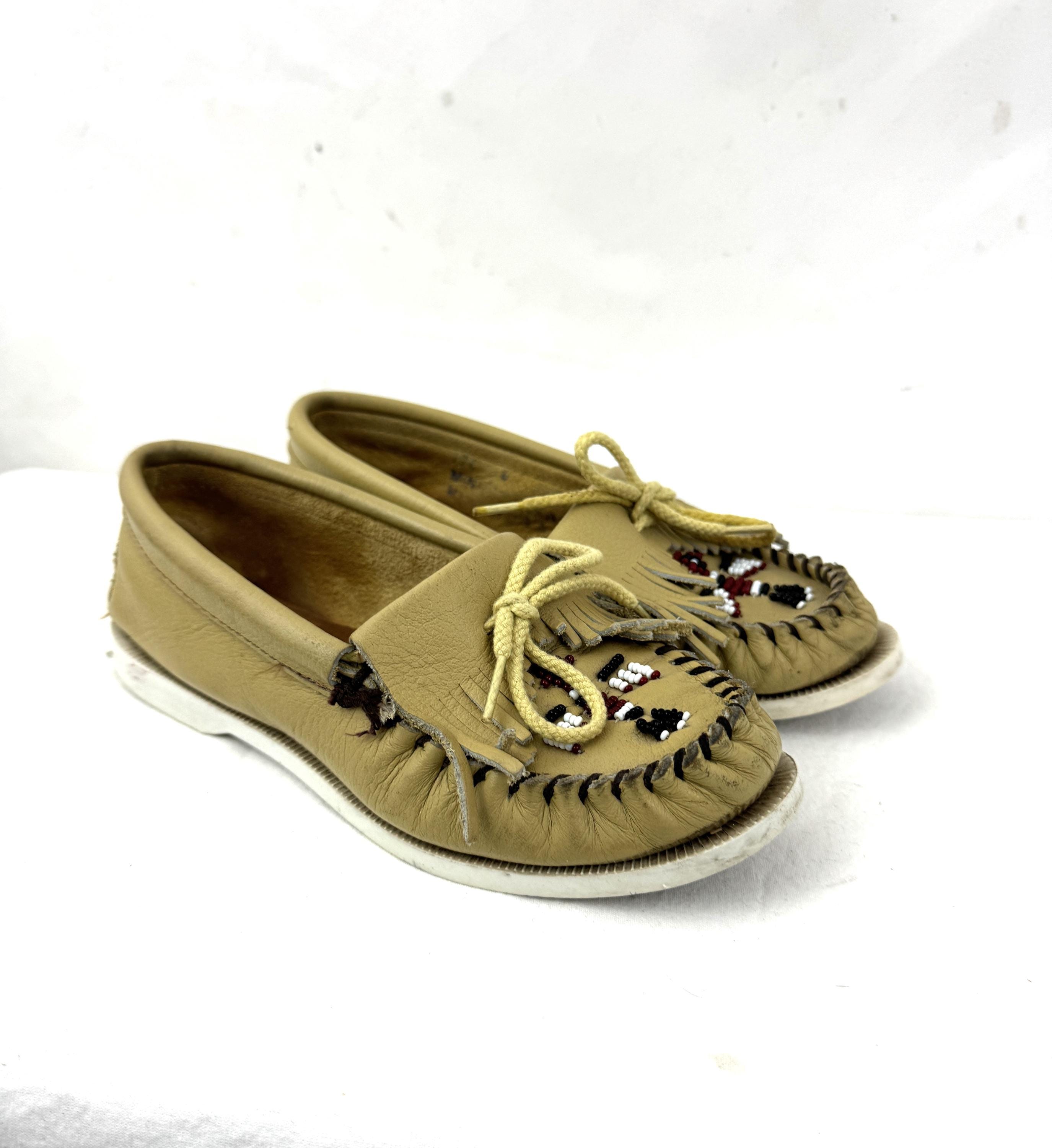 Vintage KIDS SIZE Leather Minnetonka Moccasins Mocs Beaded
