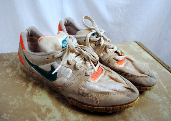 Beat up Vintage 1989 Nike Sneakers Shoes Cleats - Women's Beat up Vintage 1989 Nike Sneakers Shoes Cleats - Women's