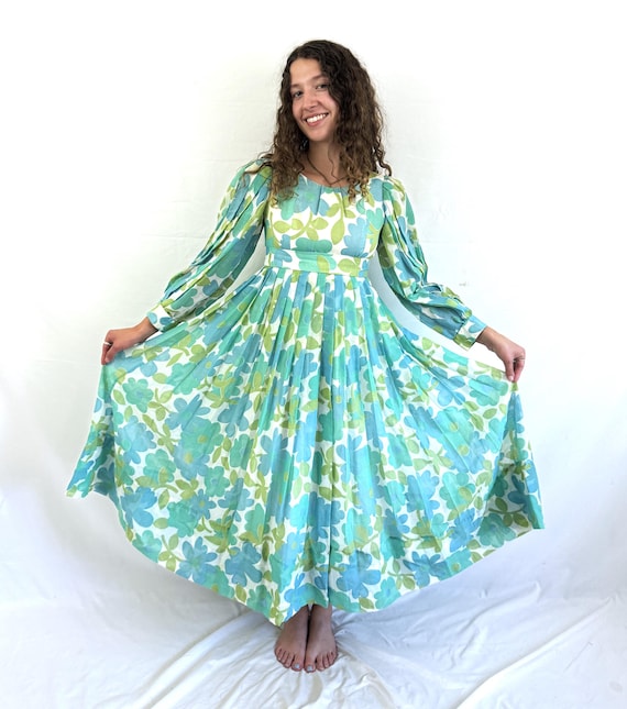 Vintage 1970s Handmade 70s Floral Pleated Fun Maxi Dress