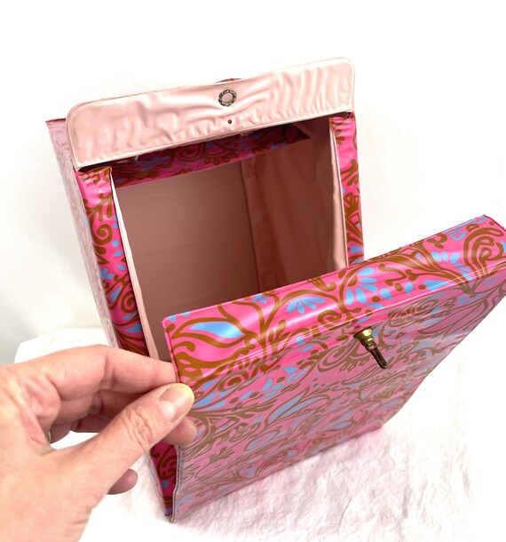 Vintage 1960s 60s Pink Psychedelic Wig Box Case - image 7