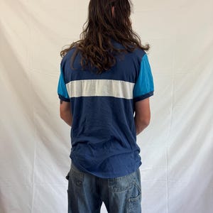 Vintage 1980-tals Nike Mesh blå t-shirt med ringmärke bild 5