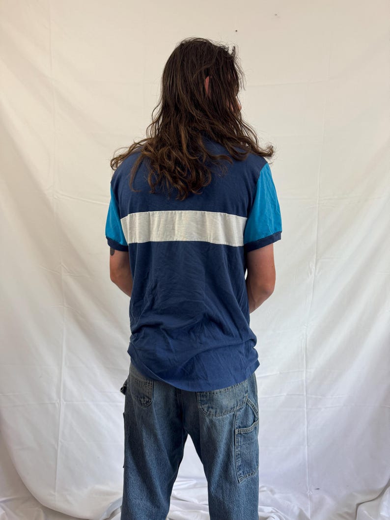 Vintage 1980-tals Nike Mesh blå t-shirt med ringmärke bild 5