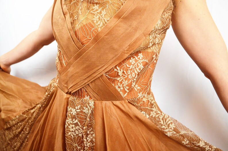 Vintage 1950s 50s Brown Lace Wow Halter Formal Party Dress