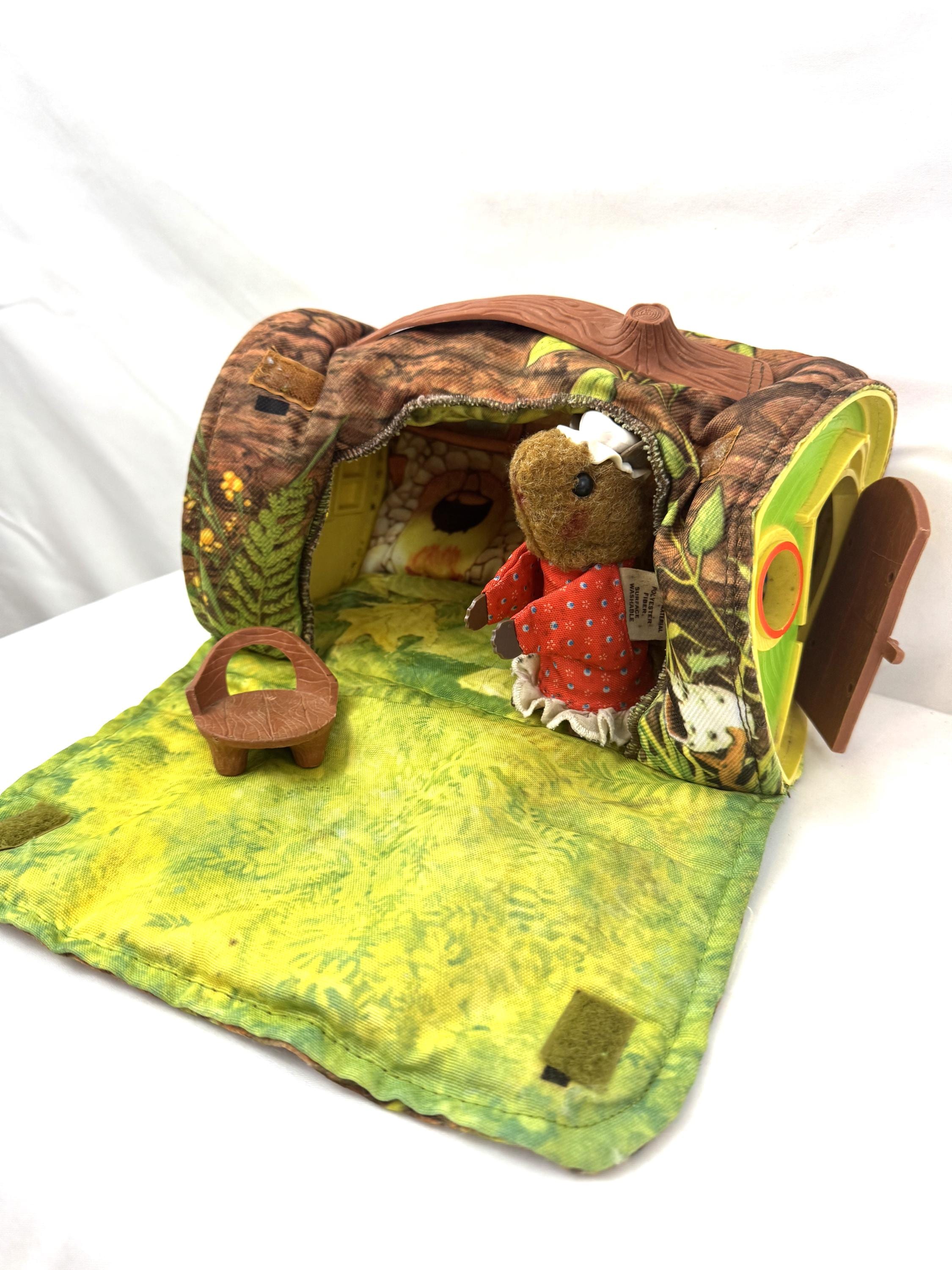 Vintage 1979 Fisher Price Woodsey Squirrel Chipmunk Family Log