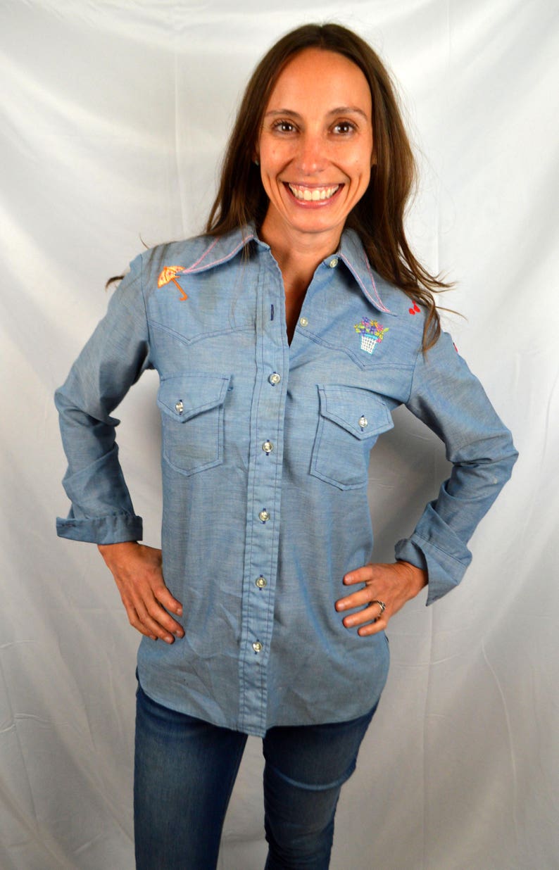 Great Wrangler Embroidered Butterfly Floral Button Up Western Shirt
