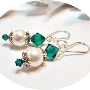 Emerald Green Earrings, Bridesmaid Earrings Green, May Birthstone, Green Wedding, Green Earrings, Bridal Earrings, Emerald Dangle Earrings