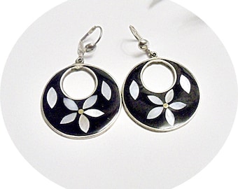 Vintage Hoop Earrings, Silver and Black Earrings, Flower Shell Earrings, Silver Dangles, Retro Hoops, Vintage  Earrings Made in Mexico