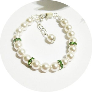 Grüne Mädchen Armband, Peridot grün, Blumenmädchen Schmuck, Lime green, Kiwi grün, August Geburtsstein, Kleinkind Schmuck, kleines Mädchen grün