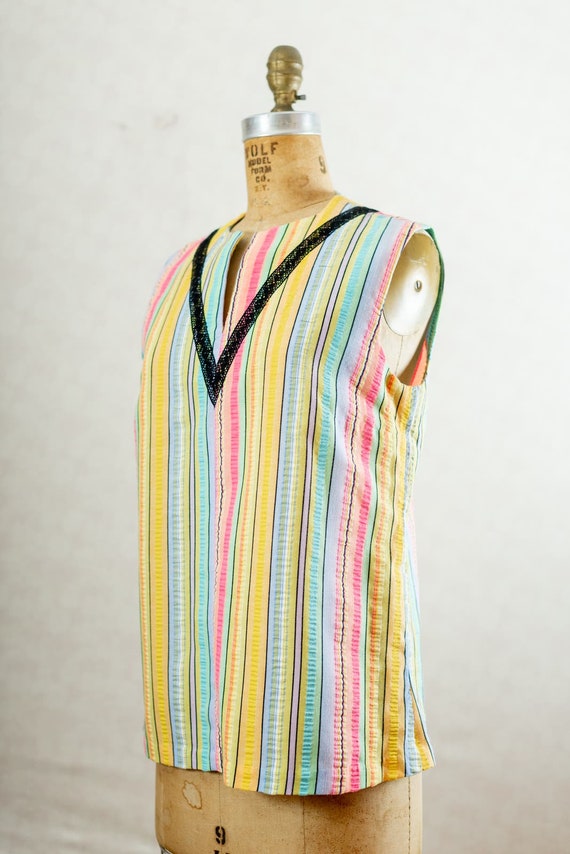 Vintage 70s Seersucker Rainbow Stripe Sleeveless B