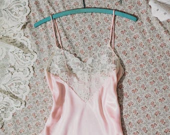 Vintage 90s Pink Camisole, Lingerie Coquette, Cream Floral Lace Romantic, Med