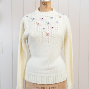 Vintage 50s Cream Knit Sweater, Pastel Floral Roses Cottagecore, Coquette Romantic, Med