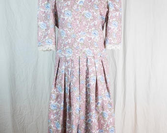 Vestido vintage grannycore con estampado floral malva de los años 90, vestido midi cottagecore con cuello de encaje romántico, mediano