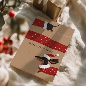 ダックスフントのクリスマスカード | おもしろメリークリスマスポストカード、マット仕上げ、プレミアム封筒付き | 300 gsmナチュラルカードストック | 犬のクリスマスグリーティングカード 画像 3