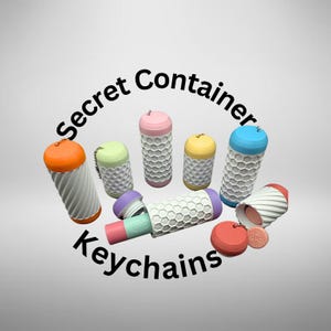 Puede incluir: Una colección de llaveros de contenedores secretos de colores. Los llaveros tienen una variedad de diseños, incluyendo un patrón de panal y un diseño en espiral. Los llaveros son de varios colores, incluyendo naranja, verde, rosa, amarillo y azul. El texto "Secret Container Keychains" está en la imagen.