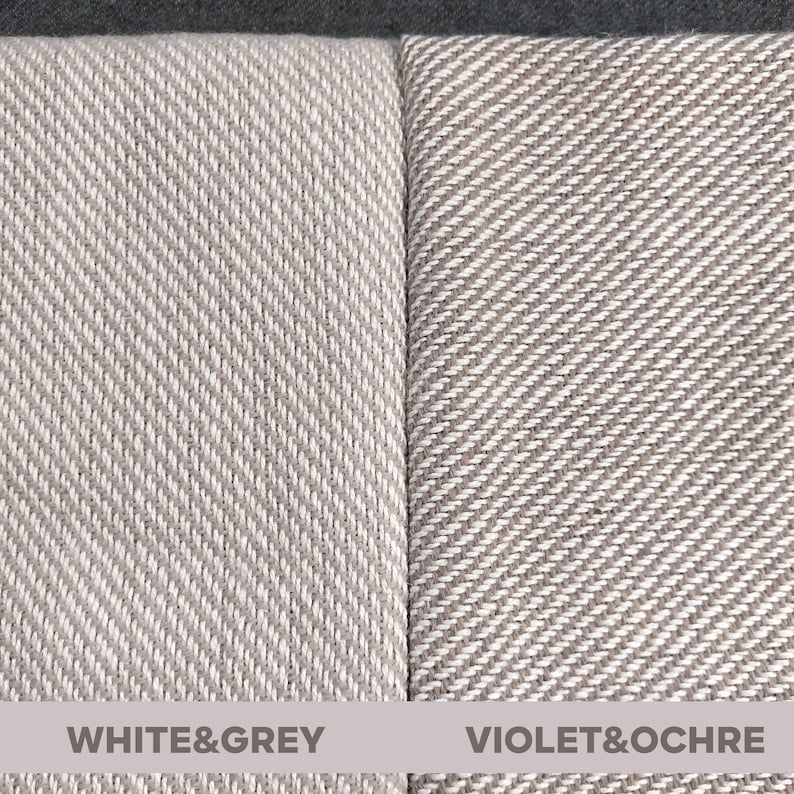 K&ouml;nnte beinhalten: Nahaufnahme von zwei Stoffmustern. Das linke Muster ist wei&szlig; und grau, mit einem diagonalen Webmuster. Das rechte Muster ist violett und ocker, ebenfalls mit einem diagonalen Webmuster. Der Text unten lautet "WHITE&GREY" und "VIOLET&OCHRE".