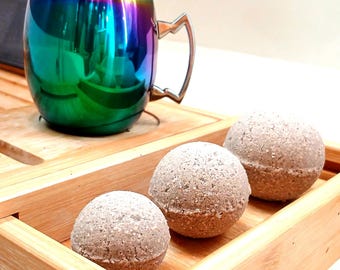 Spiced Embrace Bath Bomb — Ginger • Clove • Cardamom • Lemon | Warm & Invigorating Aromatherapy Soak