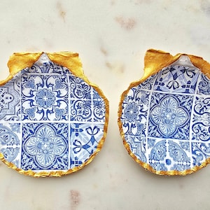 Handmade Decoupage Scallop Shell Ring Dish Tile Design, Wedding Gift, Jewelry Tray, Jewelry Holder, Ring Dish, Bridesmaid Gift, Trinket Dish
