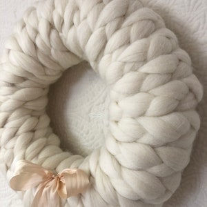 Braided wool wreath image 9