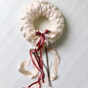 Braided wool wreath image 8