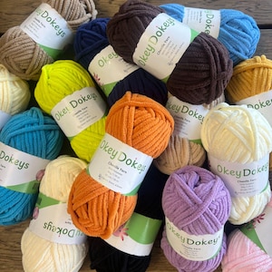 100g Chunky Chenille Yarn, Crochet Chenille Soft Yarn, Crochet Amigurumi Yarn, Beginner Friendly Polyester Yarn, Crochet Projects 20 Colors