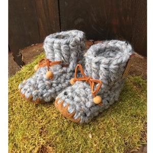 Crochet sheepskin on sale baby booties pattern