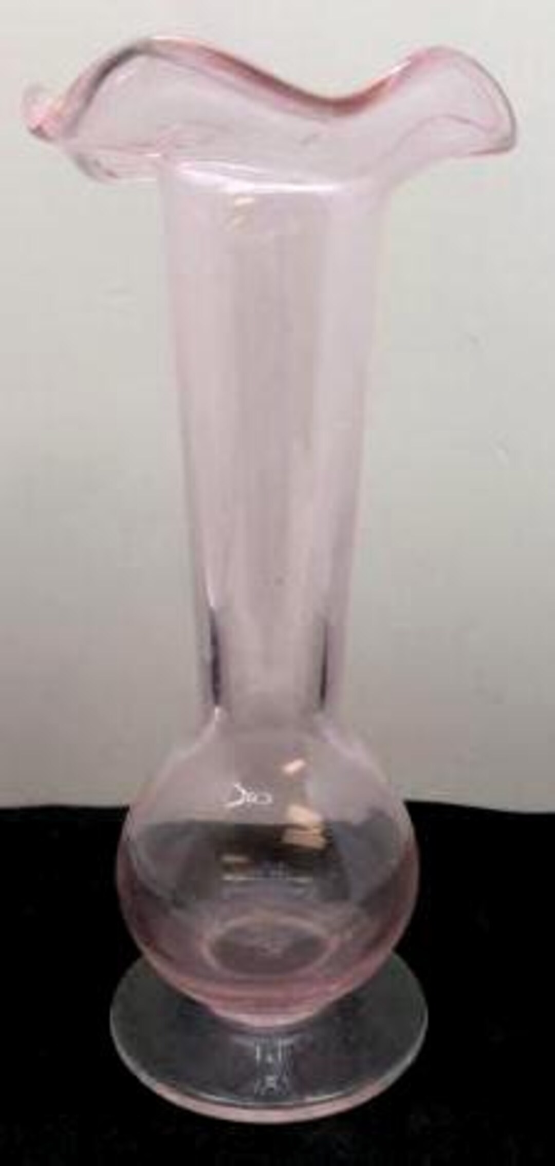 Small Gold Edge Ruffle Vase main image 0