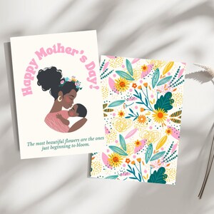 Cartão para o Primeiro Dia das Mães para Imprimir | Mãe e Bebê Ilustrados | As Flores Mais Bonitas | Download Digital